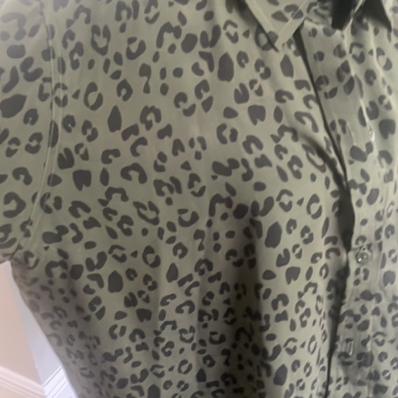 Rails button down green cheetah XL - Picture 2 of 3